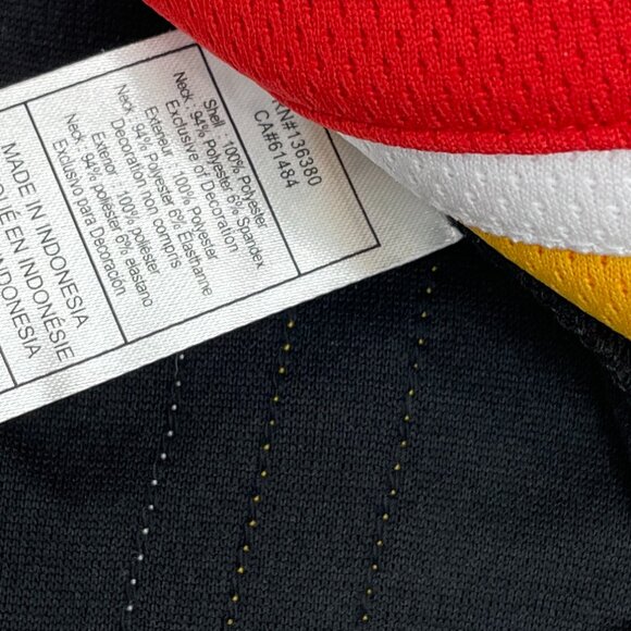 $149 Calgary Flames SEWN Breakaway Fanatics NHL Hockey Jersey Men's Small  NWT - Picture 6 of 6